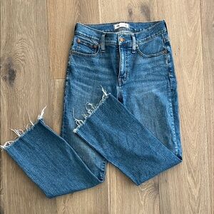 Size 25 Madewell Mid Rise kick out Jean